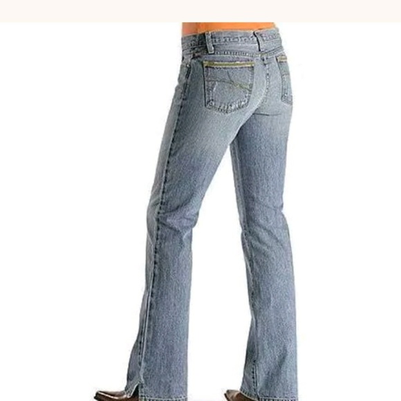 Cruel Girl - Picture 3 of 5